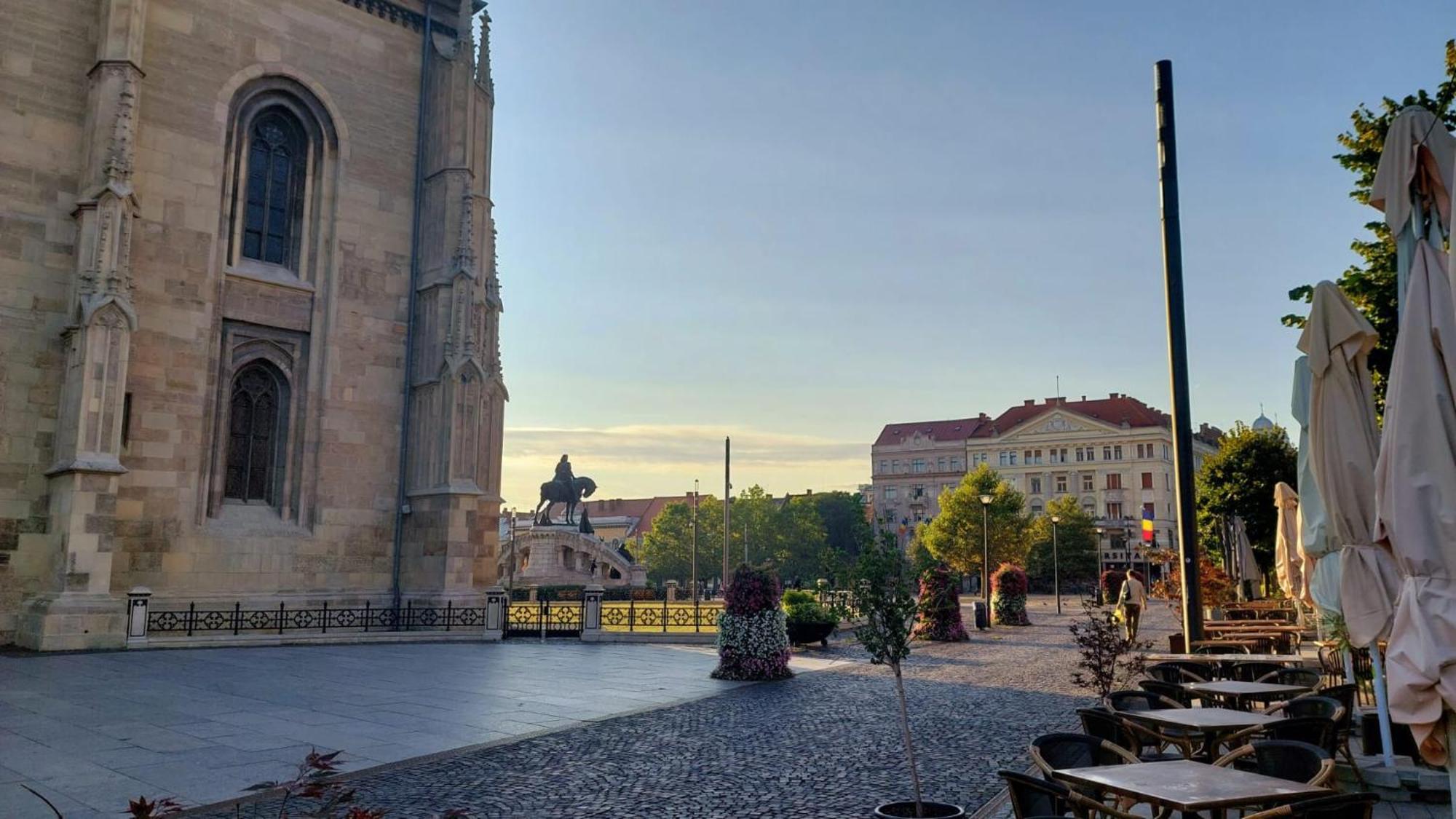 De Lux Central, P-ta Matei Corvin Cluj-Napoca