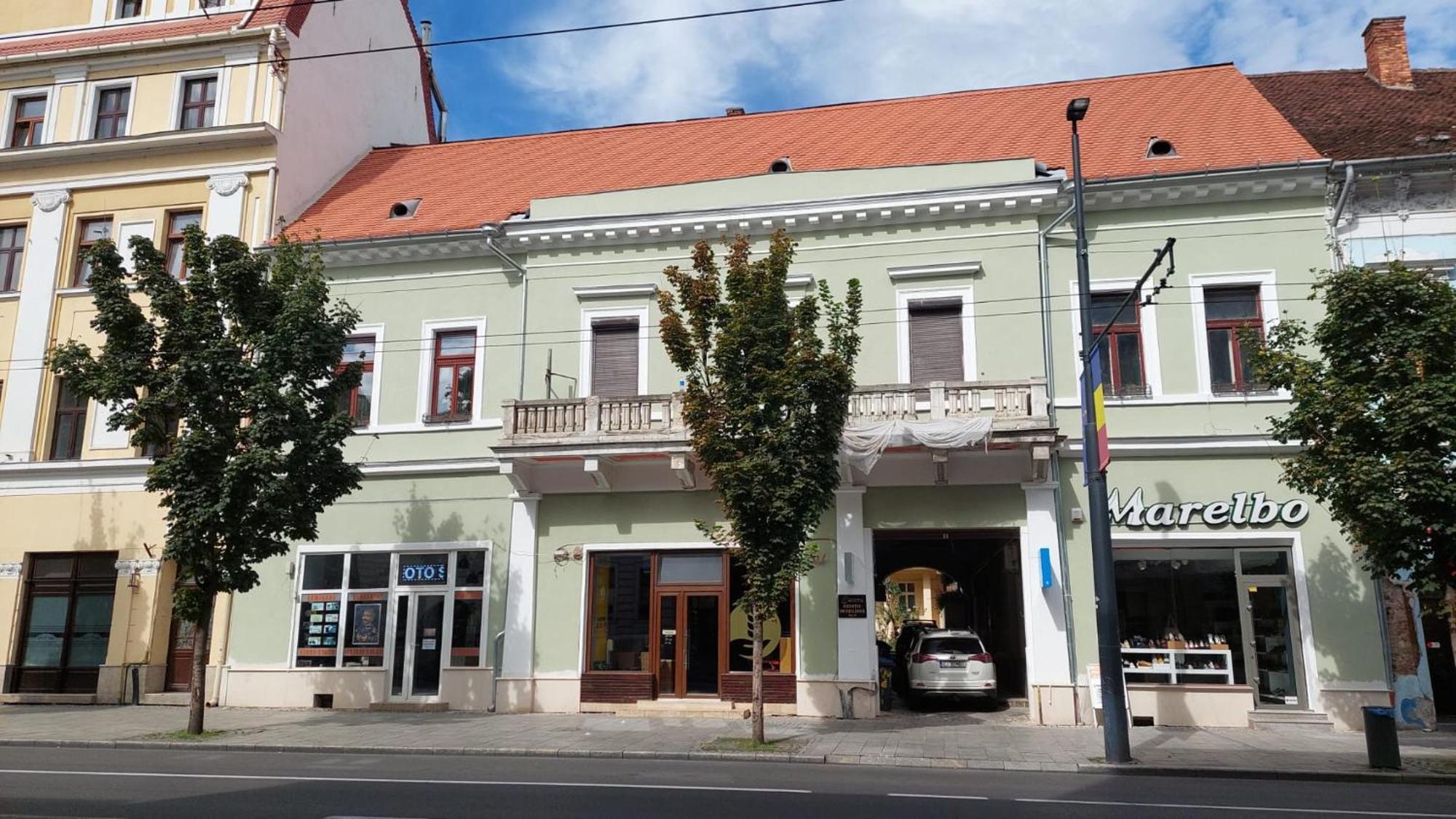 De Lux Central, P-ta Matei Corvin Cluj-Napoca
